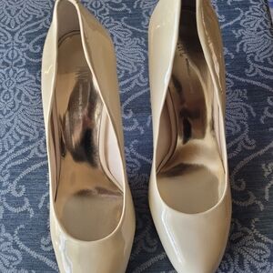 Women’s INC Patent Classic Pump in Cream